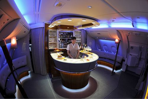  بوفه پذیرایی در هواپیمای ایرباس A380 -861 هواپیمایی امارات 