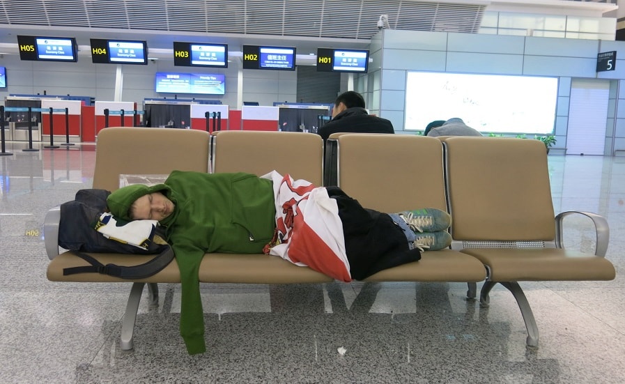 خواب در فرودگاه