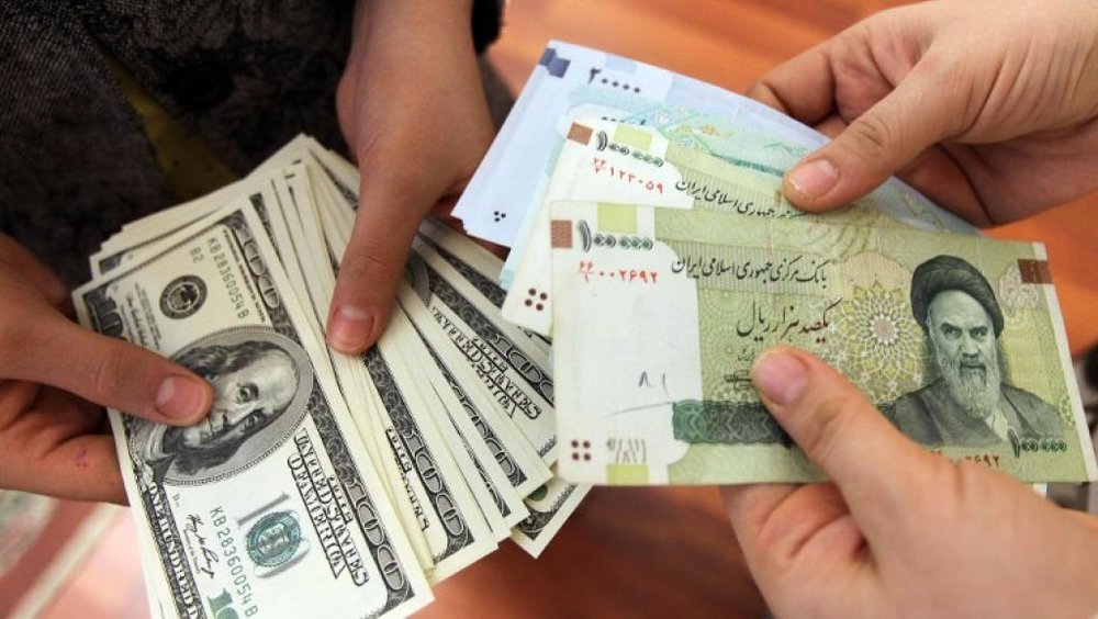 چرا ارزش پول ایران کم شد