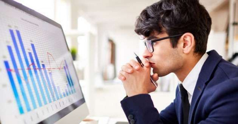آیا شانس در بازار بورس تاثیرگذار است؟ اهمیت تحلیل در بازار